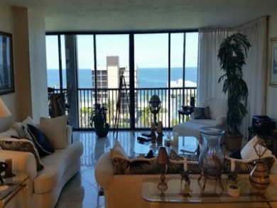 2 bedroom 2 bath condo in Naples