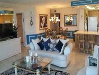 2 bedroom 2 bath condo in Naples