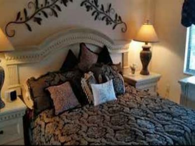 2 bedroom 2 bath condo in Naples