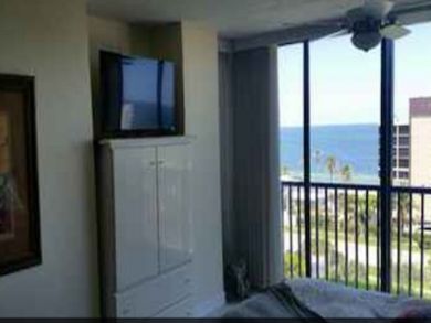 2 bedroom 2 bath condo in Naples