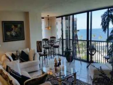 2 bedroom 2 bath condo in Naples