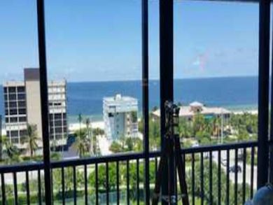 2 bedroom 2 bath condo in Naples