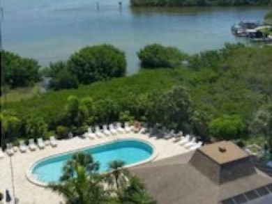 2 bedroom 2 bath condo in Naples