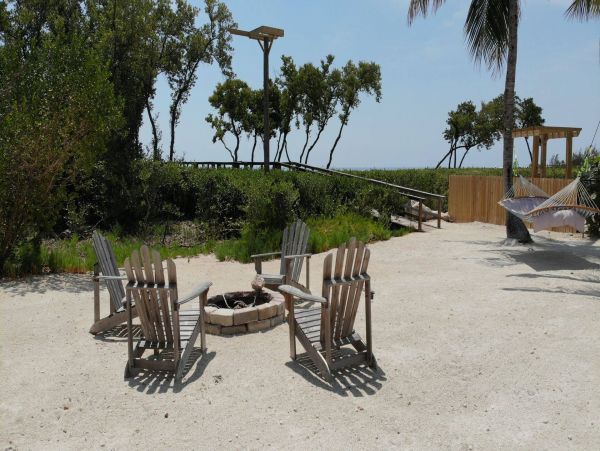 Luxury Keys Beach Estate Rent all Sleeps 14 Guests.