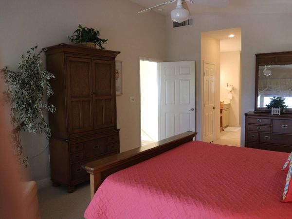 Luxury Keys Beach Estate Rent all Sleeps 14 Guests.