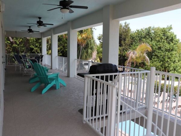 Luxury Keys Beach Estate Rent all Sleeps 14 Guests.