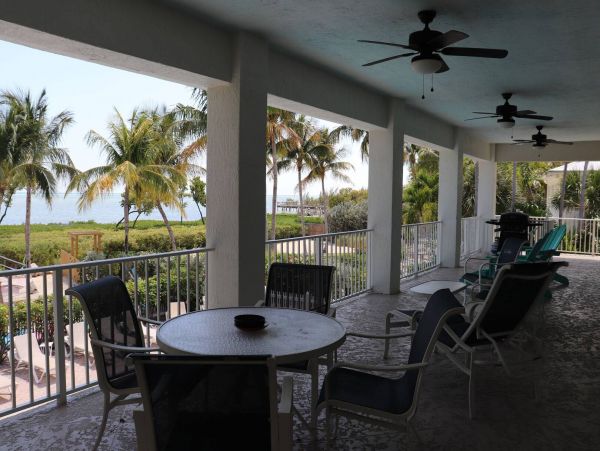 Luxury Keys Beach Estate Rent all Sleeps 14 Guests.
