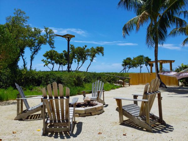 Luxury Keys Beach Estate Rent all Sleeps 14 Guests.