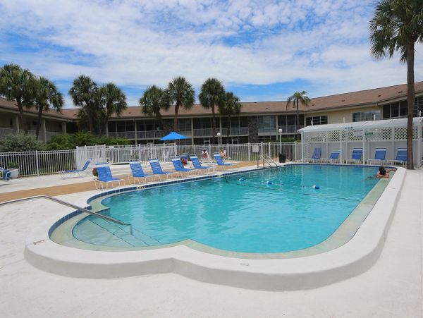 Stay on Lido Key and Stroll to Posh St Armands Circle