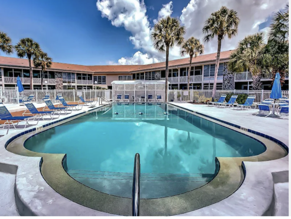 Stay on Lido Key and Stroll to Posh St Armands Circle
