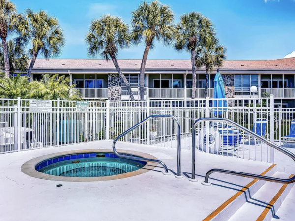 Stay on Lido Key and Stroll to Posh St Armands Circle