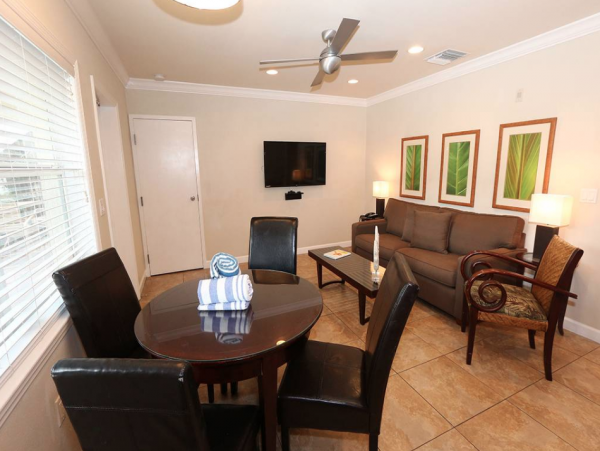 One Bedroom Contemporary Anna Maria Island Rental