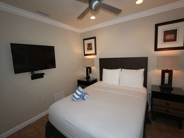 One Bedroom Contemporary Anna Maria Island Rental