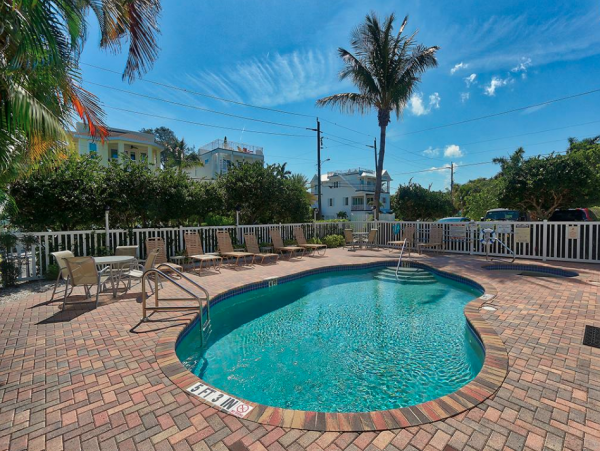 One Bedroom Contemporary Anna Maria Island Rental