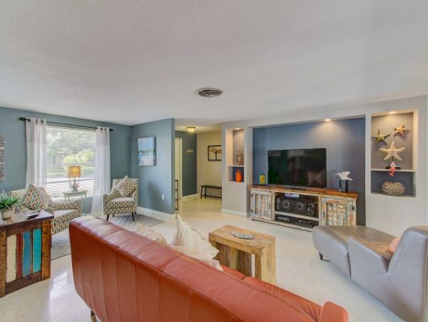 Siesta Vacation Cottage Sleeps Ten Guests