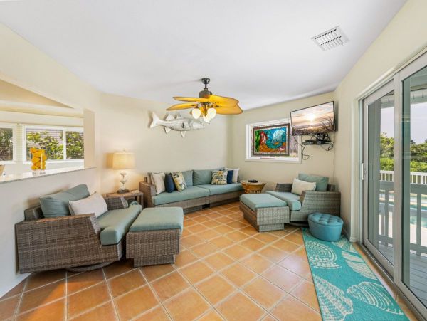 Boca Grande 4 Bedroom Home with Spa & Pool Sleeps 8