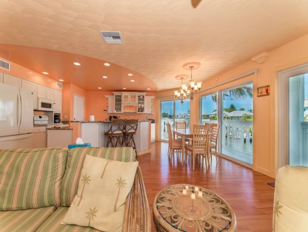What a Spectacular Luxury Anna Maria Island Pool Home