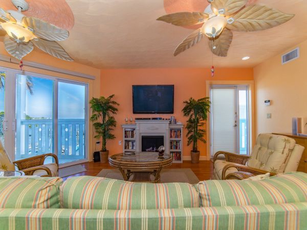 What a Spectacular Luxury Anna Maria Island Pool Home