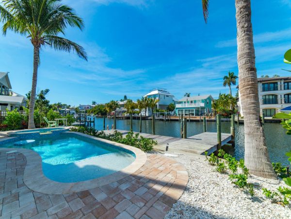 What a Spectacular Luxury Anna Maria Island Pool Home