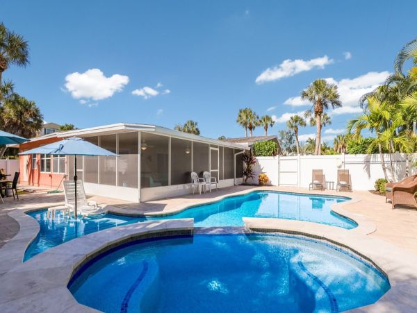 Holmes Beach Luxurious Four Bedroom Pool Home