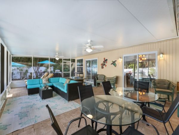 Holmes Beach Luxurious Four Bedroom Pool Home