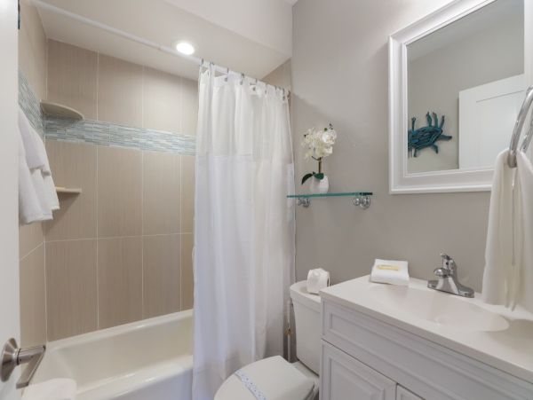 Holmes Beach Luxurious Four Bedroom Pool Home