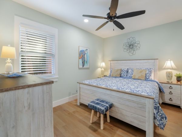Holmes Beach Luxurious Four Bedroom Pool Home