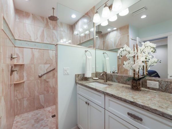Holmes Beach Luxurious Four Bedroom Pool Home