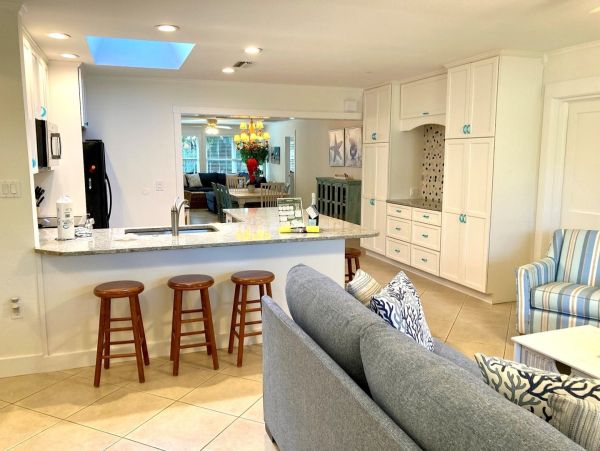 Holmes Beach Luxurious Four Bedroom Pool Home