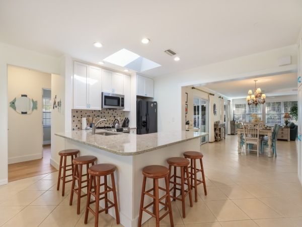 Holmes Beach Luxurious Four Bedroom Pool Home