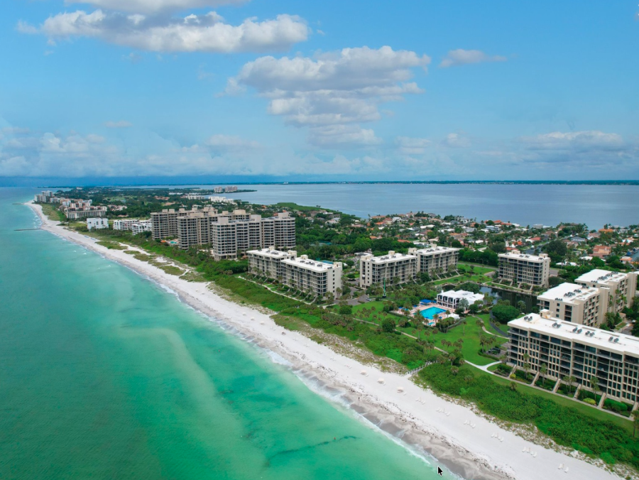 Luxurious Beachfront Condo in Longboat Key Florida - Stunning Gulf Views