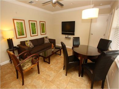 Living / Dining Area Living / Dining Area