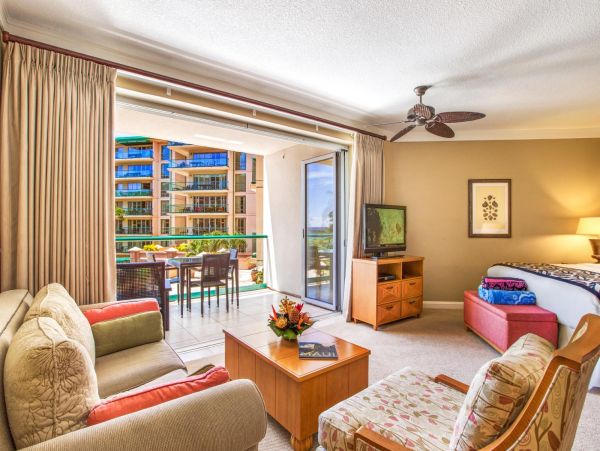 Spacious Studio with Lovely Amenities