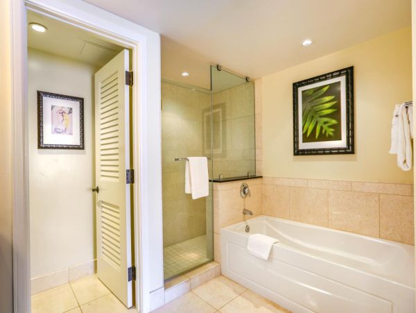 Luxurious Kaanapali Condo with Stunning Ocean View