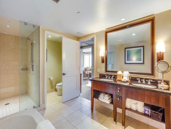 Luxurious Kaanapali Condo with Stunning Ocean View