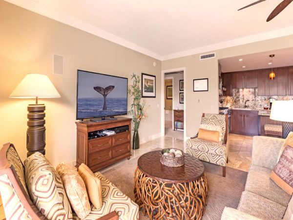 Luxurious Kaanapali Condo with Stunning Ocean View