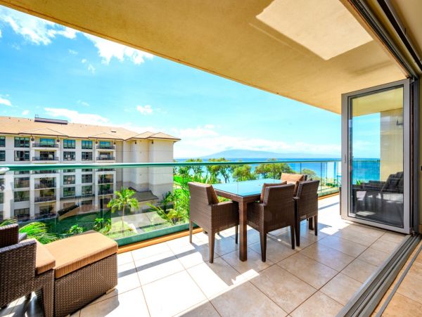 Luxurious Kaanapali Condo with Stunning Ocean View