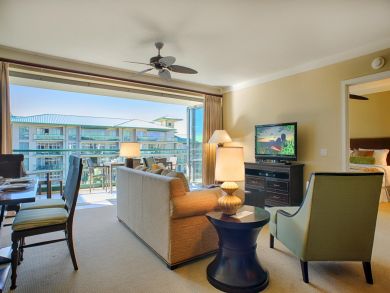 Two Bedroom Beach-Side Condo Sleeps 6