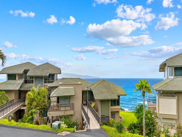 Charming Condo with Partial Ocean Views Sleeps 4