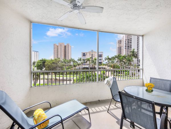 Marco Island One Bedroom Vacation Rental Walk to Beach