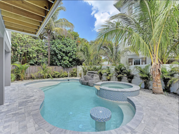Luxury Six Bedroom Private Pool Rental on Anna Maria Island