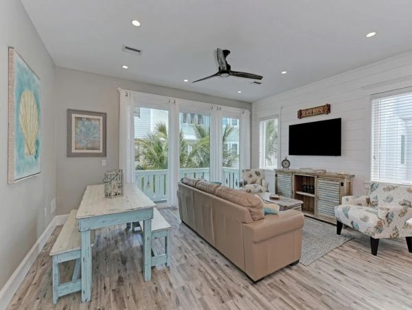 Luxury Six Bedroom Private Pool Rental on Anna Maria Island