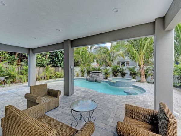 Luxury Six Bedroom Private Pool Rental on Anna Maria Island