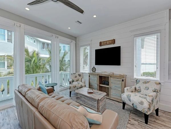 Luxury Six Bedroom Private Pool Rental on Anna Maria Island