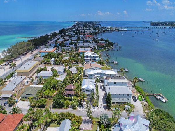 Luxury Six Bedroom Private Pool Rental on Anna Maria Island