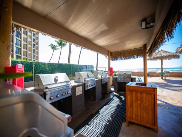 VIEWS! 2/2 Beachfront Condo