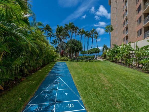 VIEWS! 2/2 Beachfront Condo