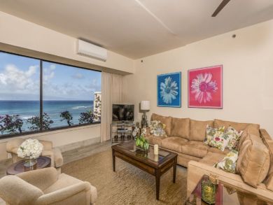 Lahaina Pacific Front Vacation Rental with Two Bedrooms
