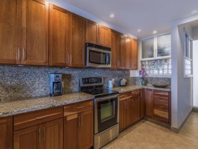 Lahaina Pacific Front Vacation Rental with Two Bedrooms