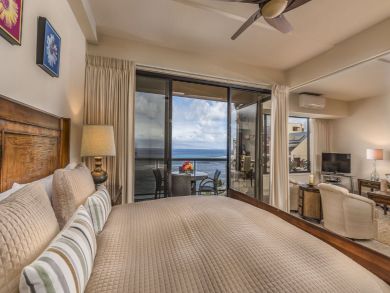 Lahaina Pacific Front Vacation Rental with Two Bedrooms